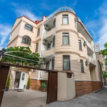 Hotel Imperial House Отели рядом с достопримечательностью «Jumah Mosque»