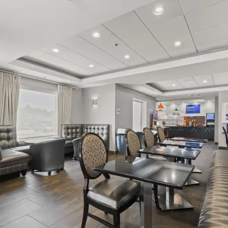 Holiday Inn Express & Suites GONZALES by IHG