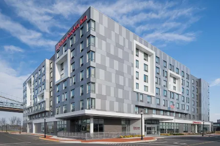 Hilton Garden Inn Camden Waterfront Philadelphia Отели рядом с достопримечательностью «Аквариум Эдвенчер»