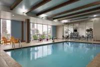 Home2 Suites by Hilton Florence - piscina