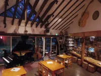 Café & Inn That Sounds Good Hotels in Senboku