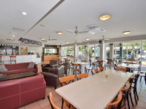 City Oasis Inn Townsville, SureStay Collection by BW Hotels in Townsville