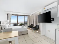 Bayview Tower Hotels near Yeppoon Lagoon