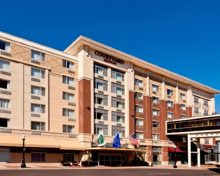 Courtyard Fort Wayne Downtown at Grand Wayne Convention Center Hoteles en Fort Wayne
