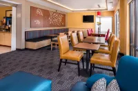 TownePlace Suites Huntington - breakfast