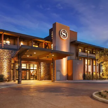 Sheraton Redding Hotel at the Sundial Bridge