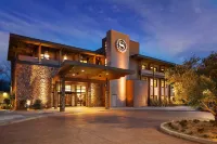 Sheraton Redding Hotel at the Sundial Bridge - Uima-altaat