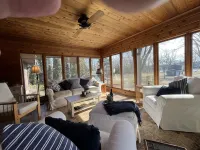 Cozy Home on Fox River w/ Outdoor Living  - 19 min  to EAA, 50 min to Lambeau Hotels in Omro