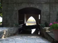 Butterfly house. Apartment in Villa. Shared swimming pool and large park