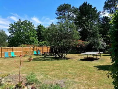 Bourrine Vendéenne and large garden near the sea Le 201 Forest Avenue附近的飯店