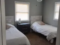 Short Walk to Ball State University Campus - Quiet Neighborhood Hotels in Muncie