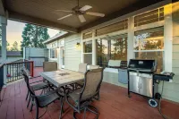 Cozy Sierra foothills home with 3Bedrooms, 2full baths with outdoor deck dinning