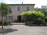 Large house Provencal farmhouse Hotels in Éguilles