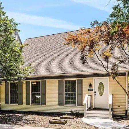 Cozy 2BR Home near Idlewild Park