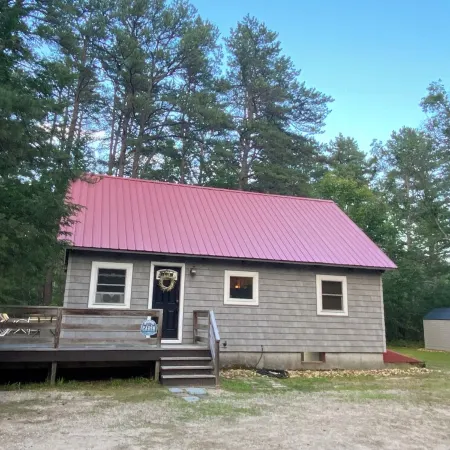 Vacation home near golf, skiing, shopping, & Private Beach Club at Lake Ossipee Hoteles en Freedom