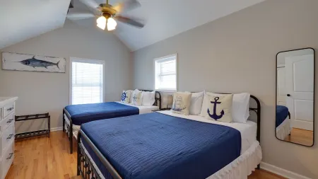 Private Heated Pool - 1 Block from the Beach!