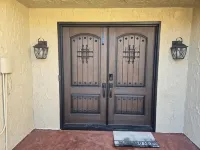 Two-bedroom townhome in a quiet neighborhood with private parking and Wi-Fi.