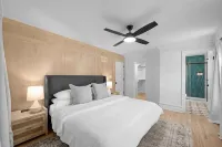 Location! w/King Beds+Hottub+GameRoom+Theater+Gym+Solo Stove Fire Pit