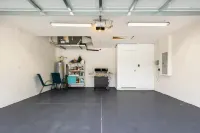 Retreat with bike access/full kitchen/Fence yard/board games/mins from Orlando Hotels in Tavares