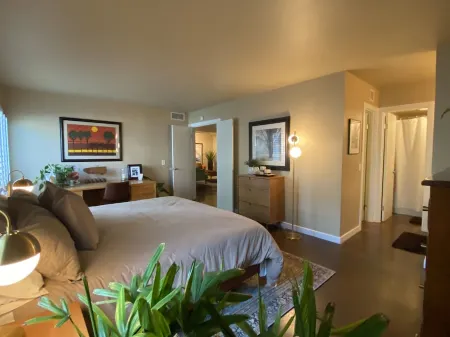 Well Appointed fully furnished 2 BR Biltmore area condo