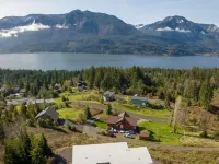 Epic Columbia River views * New Modern Home in the heart of the gorge. Hotels in Carson
