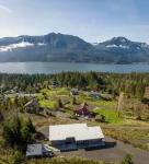 Epic Columbia River views * New Modern Home in the heart of the gorge. Hotels in Carson
