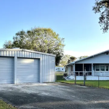 Green Acres! - Spacious secure home with ample boat parking for fishing & fun!