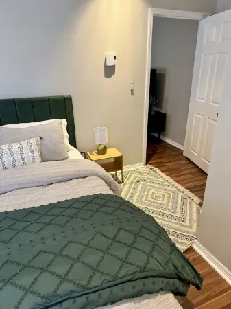 Adorable Midtown Kingston Tavern Style apartment