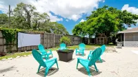 Anna Maria Island 🏝2 King Suites🛌Sleeps12💤AirHockey-Games🎮FirePit🔥PingPong