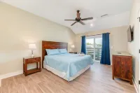 NEW! LIVIN A DREAM - STEPS FROM THE BEACH! PRIVATE HOT TUB!