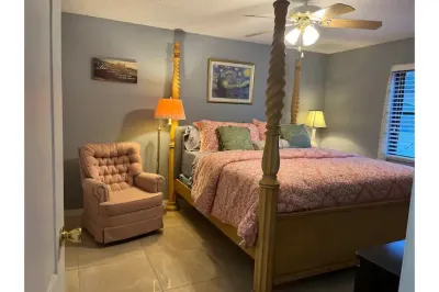Elegant, 3 bedroom-vacation home.