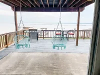 Fishing paradise!!! House on Livingston with private dock!