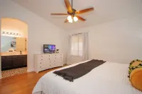 Casa Grande getaway! Modern cozy home with private pool and hot tub!