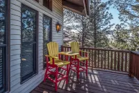 Midtown Condo great views- Game Room - Sleeps 8+