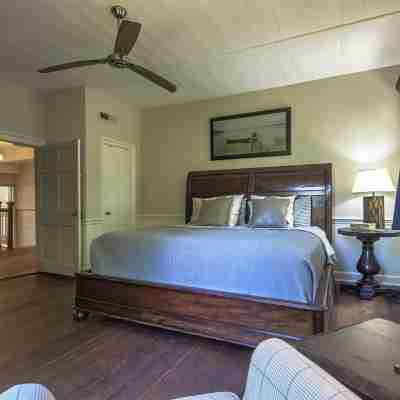 Historic Gem, Steps from UNC & on Franklin St Rooms