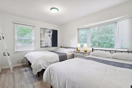 Wayzata Colorful Home w/ Office!