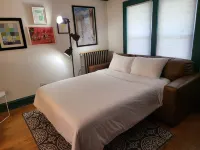 Stylish Apt in Walker's Point