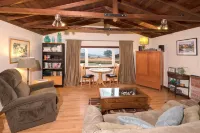 Heart of Mendocino Village, Fabulous Views!