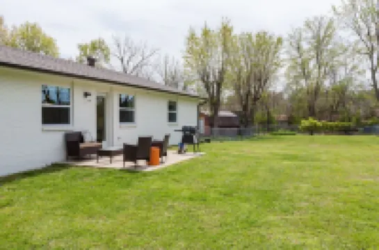 The Fika - Next to Lake Fayetteville Trail