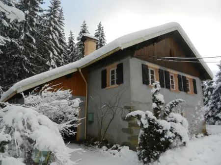 Maison en Pleine Nature 6km de Gérardmer Отели рядом с достопримечательностью «Chalet du Lac»