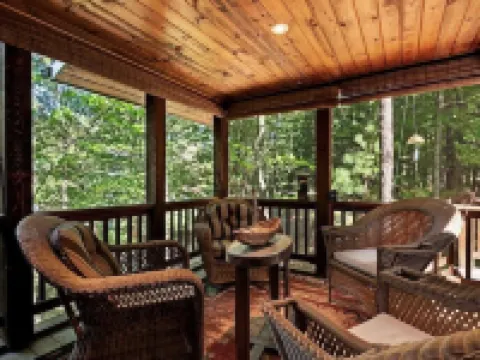 On the Eagle River Chain O’ Lakes, Lake Front, 3200 sq. ft., 2.5 Baths Hotels in Lincoln