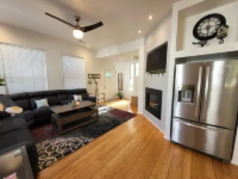 Gorgeous Midtown 3 Bedroom Home
