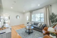 New Remodel · Main Floor Master · Soaking Tub · Stocked Kitchen · Private Yard - Wifi