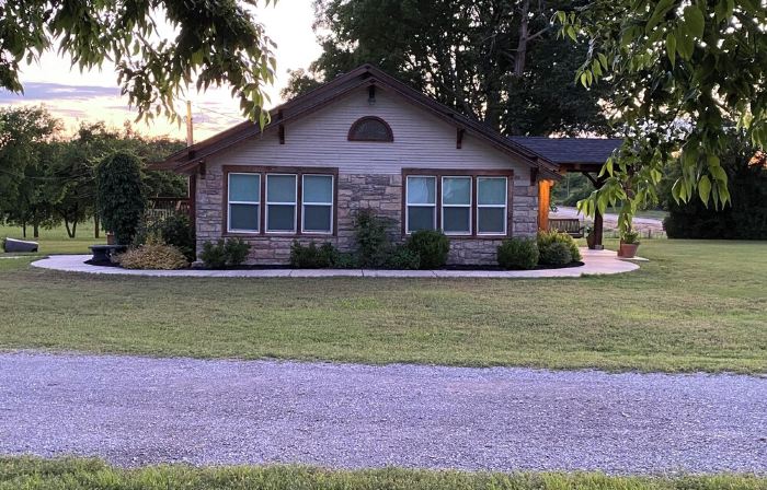 Cozy retreat with countryside views, Patch of Heaven is the place for you!