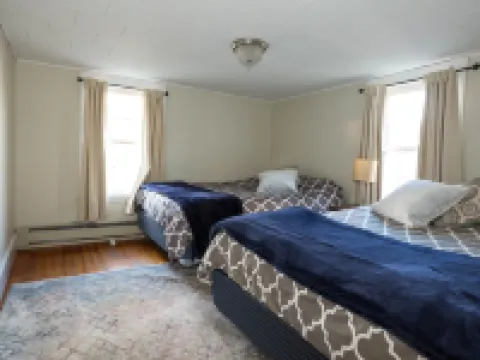 Sunnyside home near Sunday River, Black Mountain, Lakes, Rivers and Hikes Hotels in Rumford