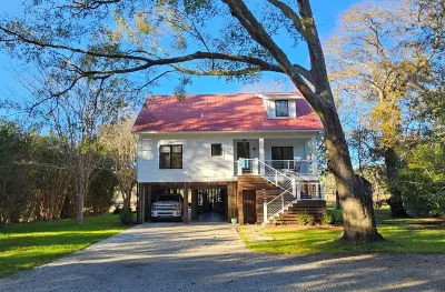 The Awaysis - Charleston Waterfront 10Min to Kiawah Beaches 20Min to Downtown.