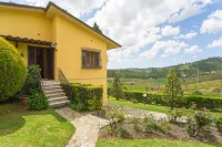Spacious family vacation home with rooftop pool, 5 minutes from downtown