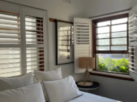 Beautiful Bar Beach - stay 300m to Sand & Surf. Walk to Cafes & Restaurants. Hotels in Merewether