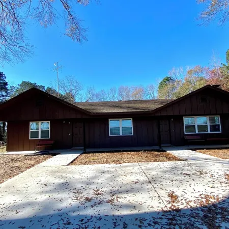 Charming, newly remodeled 2-bedroom duplex near Carthage w/ AC, fast WiFi Отели в г. Панола