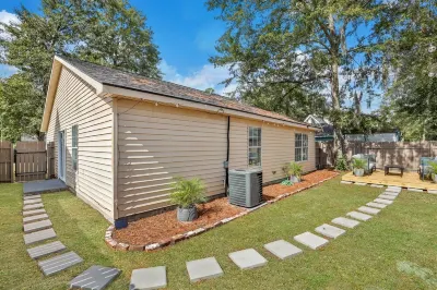 Savannah Sanctuary: Inviting 4-Bedroom Haven Hotels near Butterbean Beach